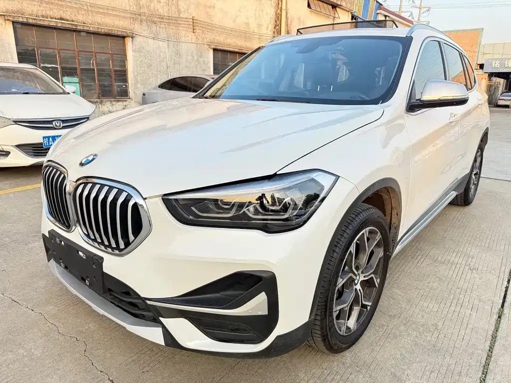 BMW X1 — фото 1