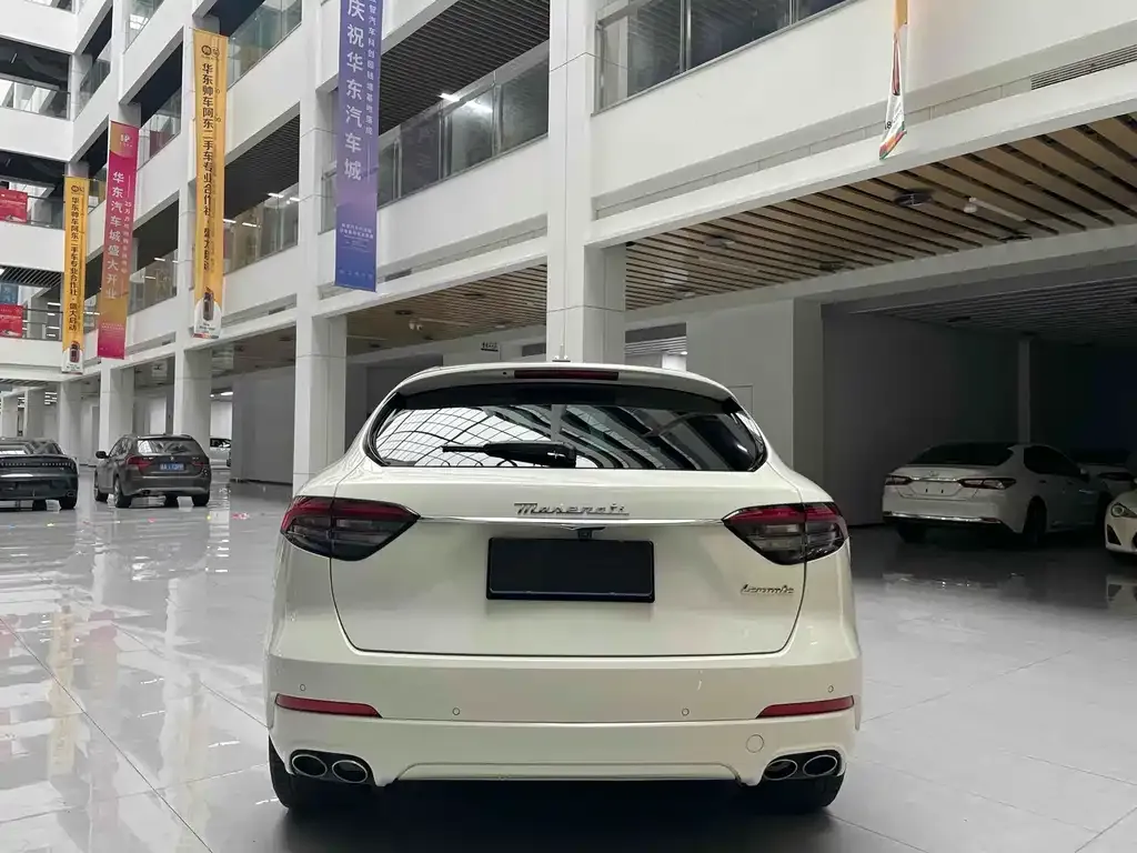 Maserati Levante — фото 4