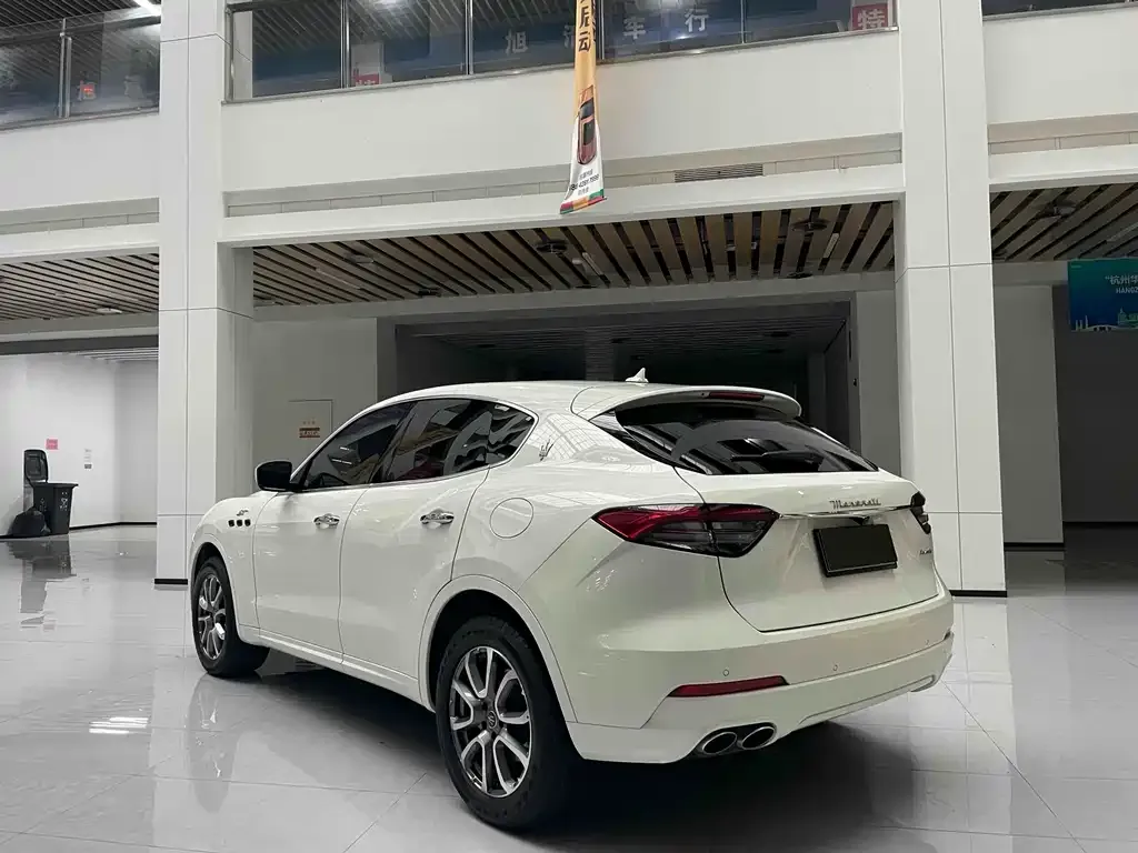 Maserati Levante — фото 6