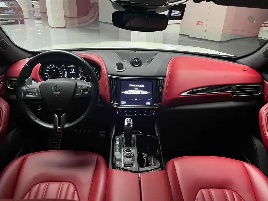 Maserati Levante — фото 7