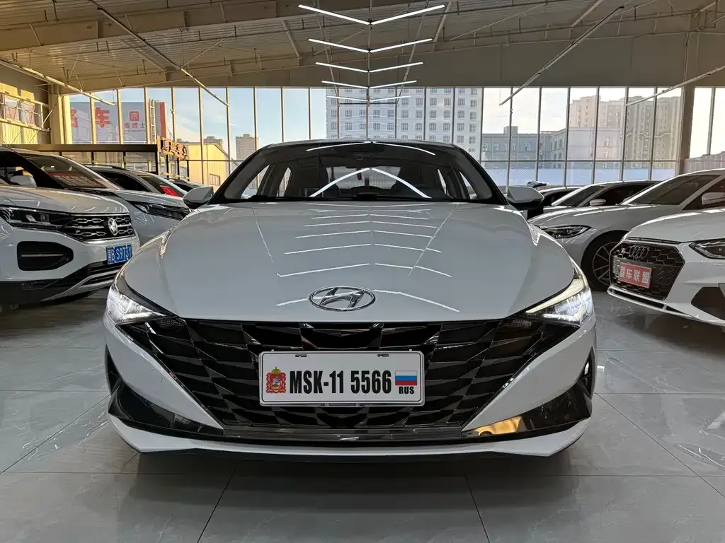 Hyundai Elantra — фото 2