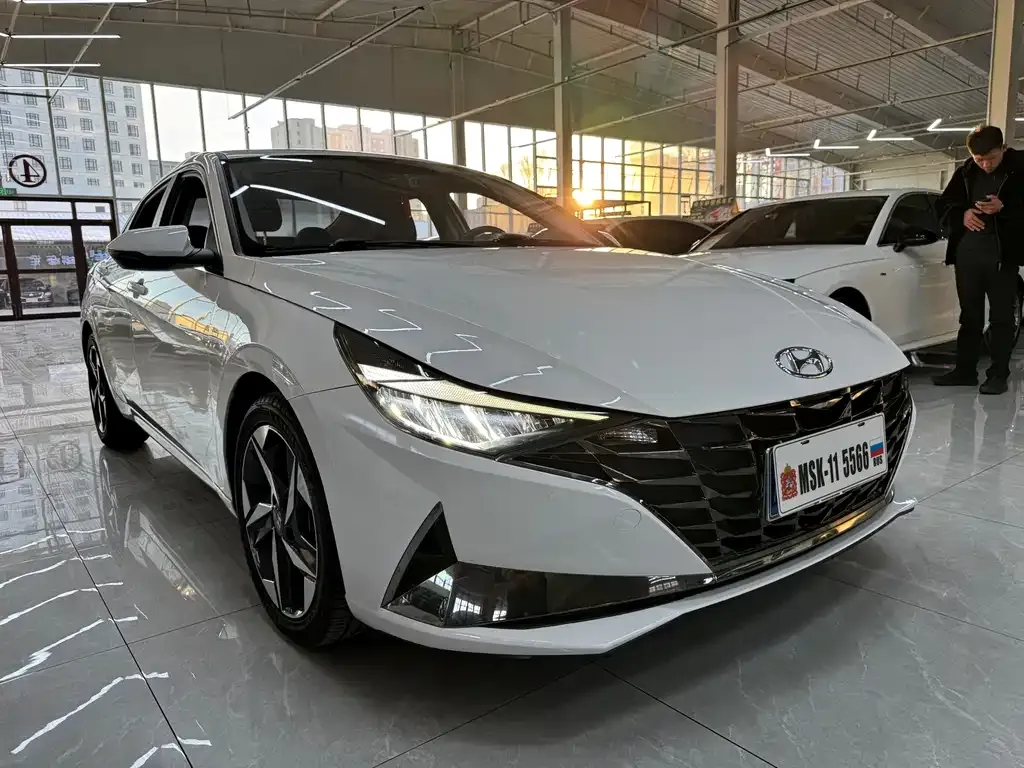 Hyundai Elantra — фото 6