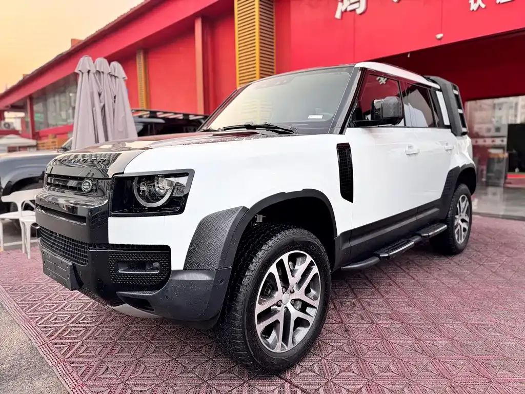 Land Rover Defender — фото 1
