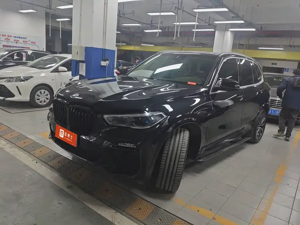 BMW X5 (Import) — фото 1