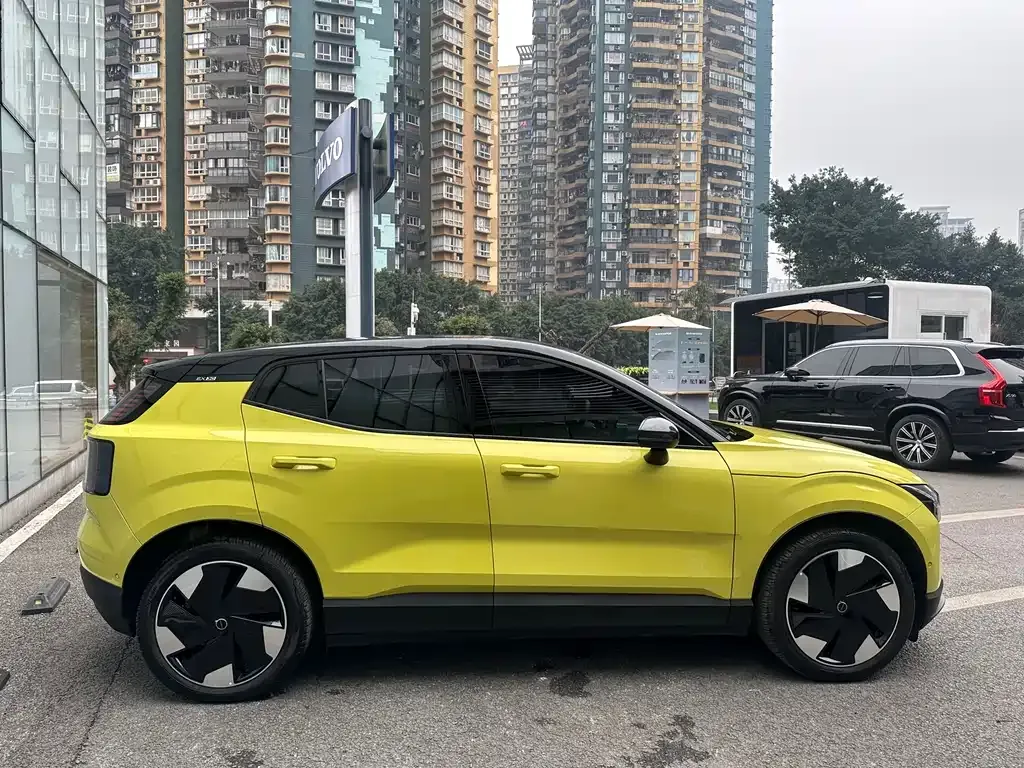 Volvo EX30 — фото 9