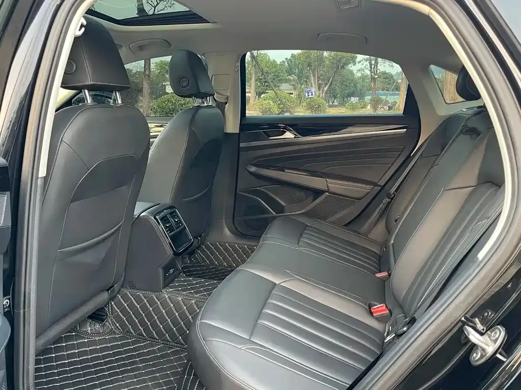 Volkswagen Passat — фото 2