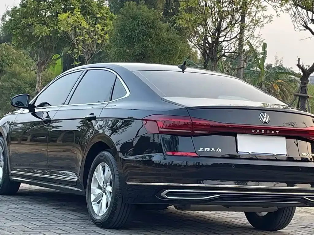 Volkswagen Passat — фото 9