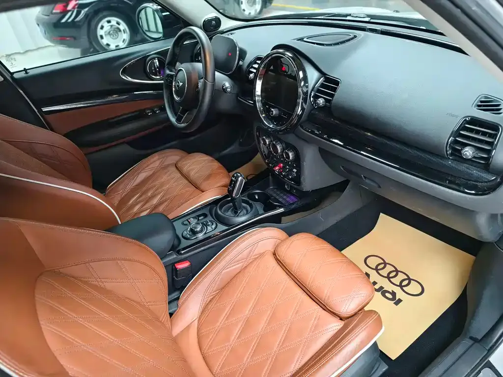 MINI Clubman — фото 7