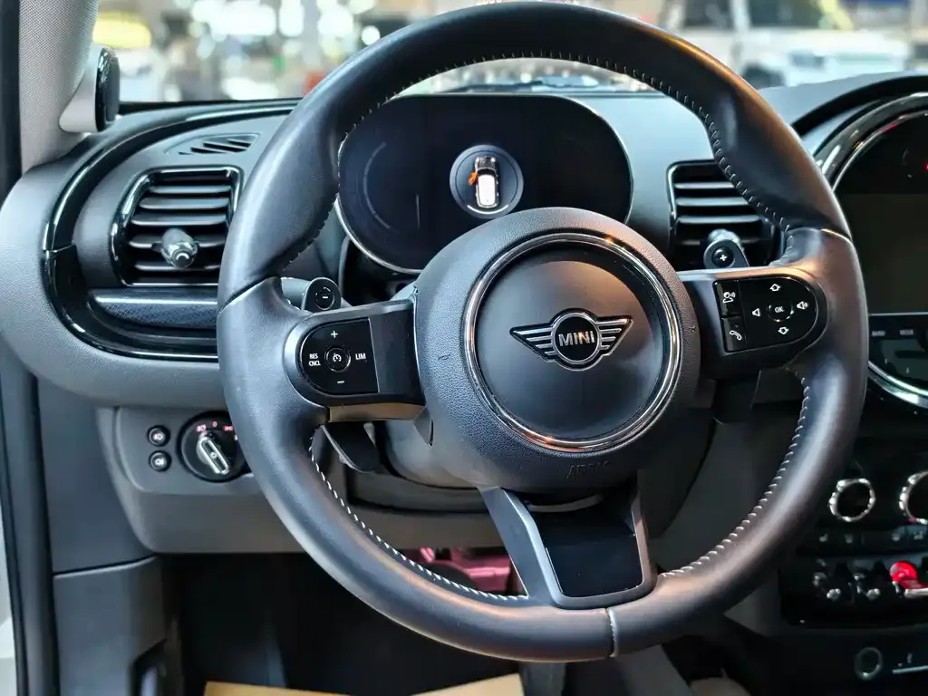MINI Clubman — фото 9
