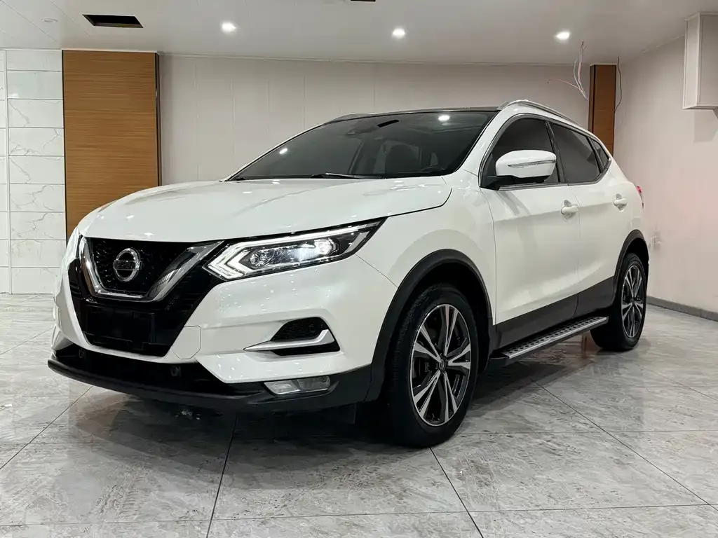 Nissan Qashqai — фото 1