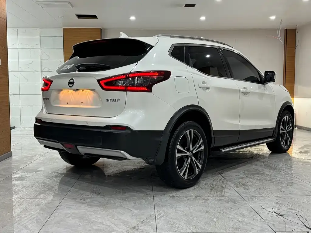 Nissan Qashqai — фото 4