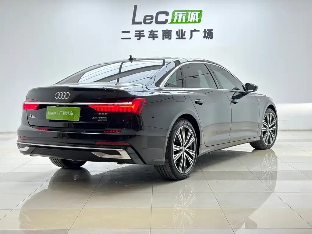 Audi A6L — фото 10