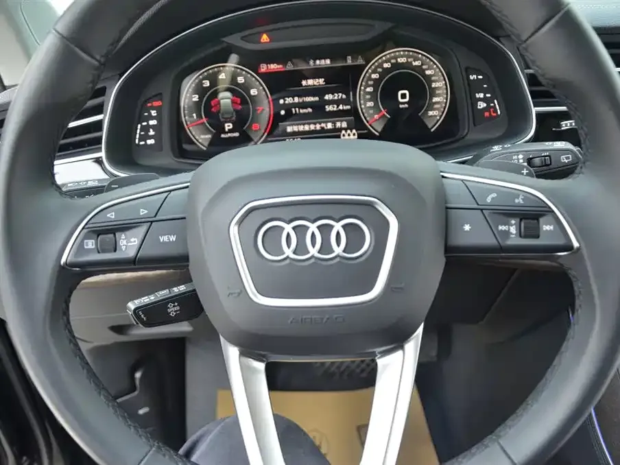 Audi Q7 — фото 10