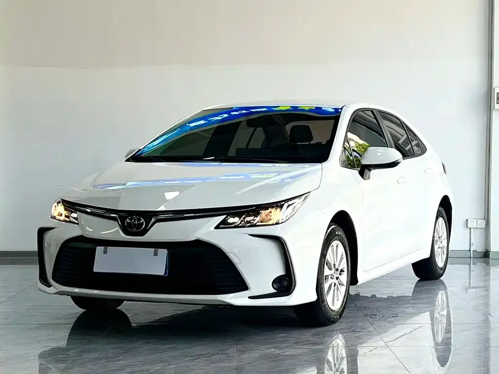 Toyota Corolla — фото 1