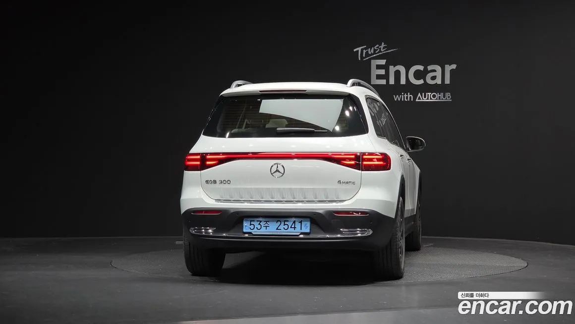 Mercedes-Benz EQB — фото 4