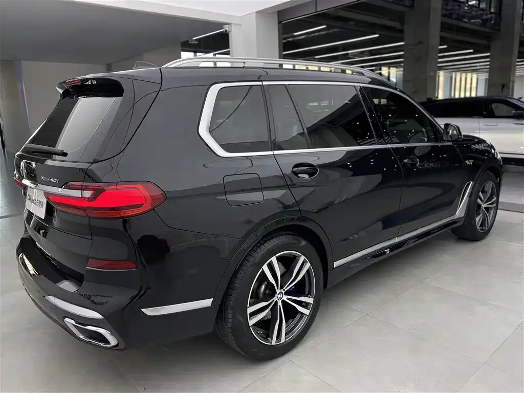 BMW X7 — фото 9