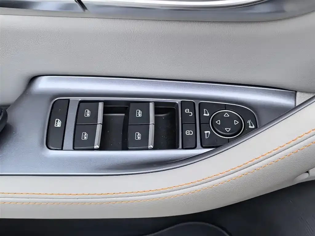 BYD PLUS New Energy — фото 8