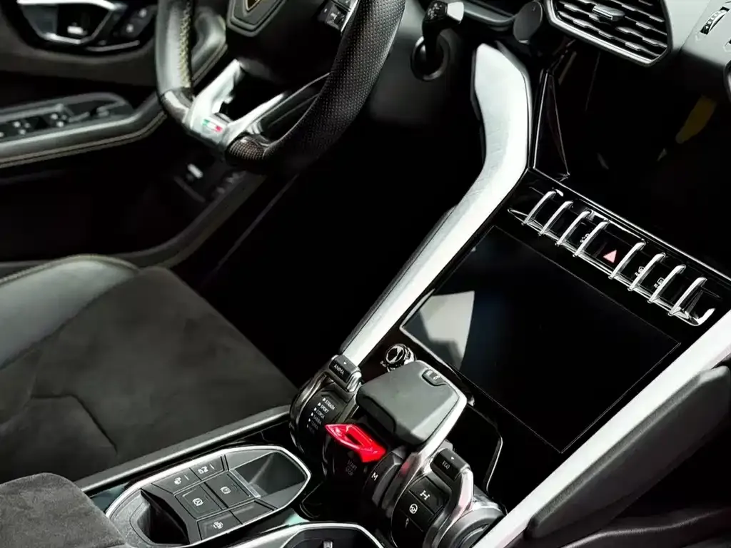 Lamborghini Urus — фото 9