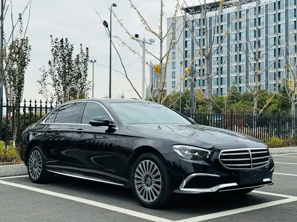 Mercedes-Benz E-Class — фото 6