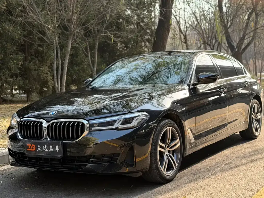 BMW 5 Series — фото 1
