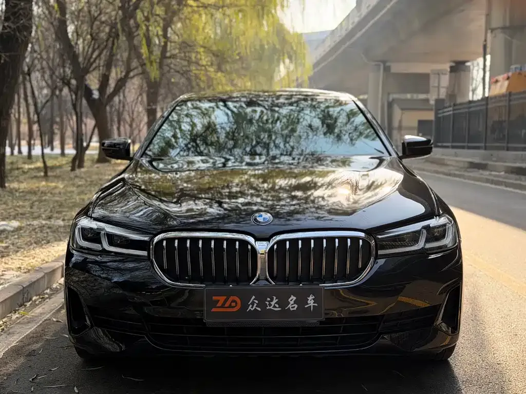 BMW 5 Series — фото 10