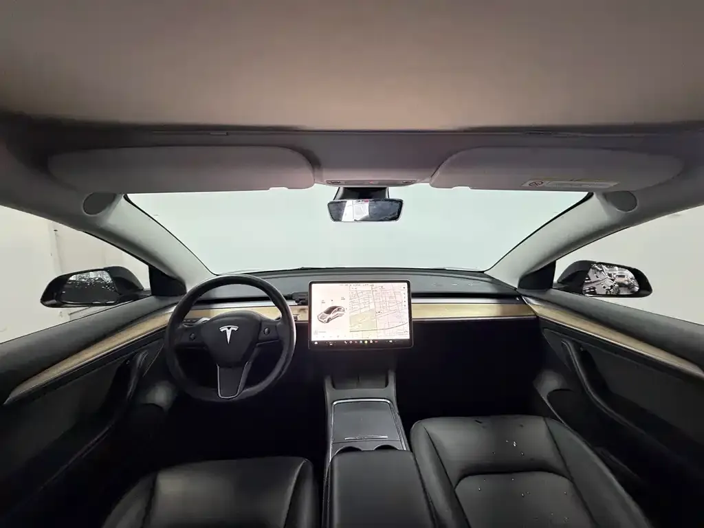 Tesla Model 3 — фото 6