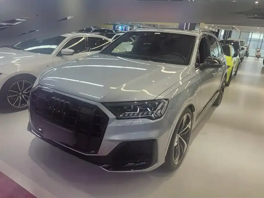 Audi SQ7 — фото 1