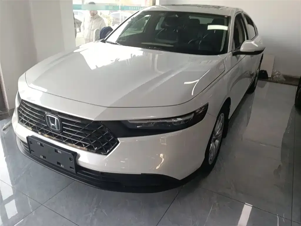 Honda Accord — фото 1