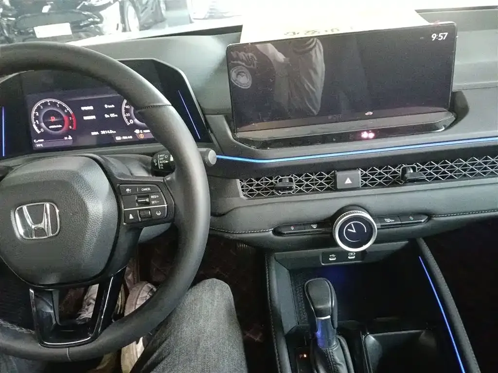 Honda Accord — фото 10
