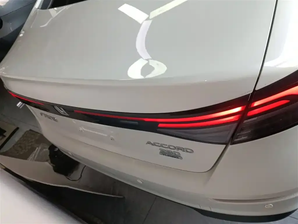 Honda Accord — фото 6
