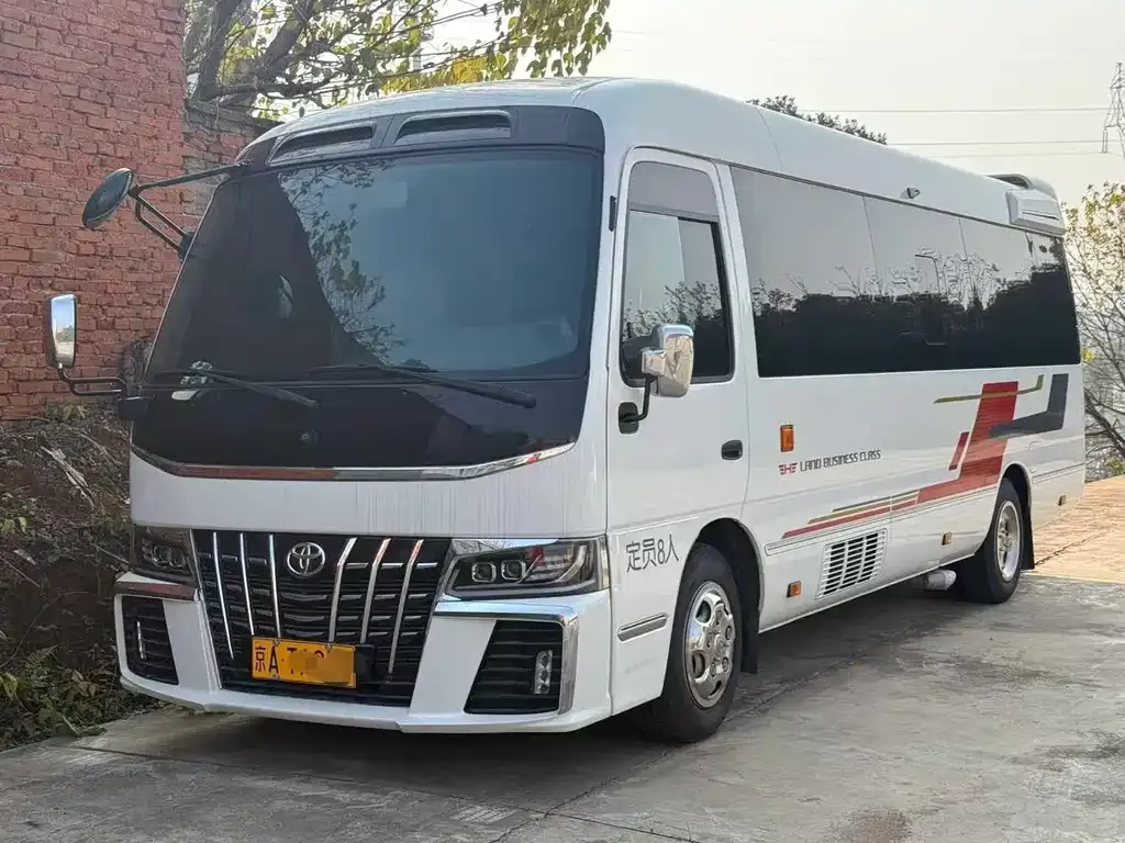 Toyota Coaster — фото 1