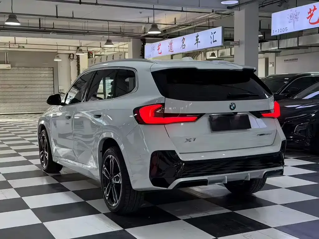 BMW X1 — фото 4