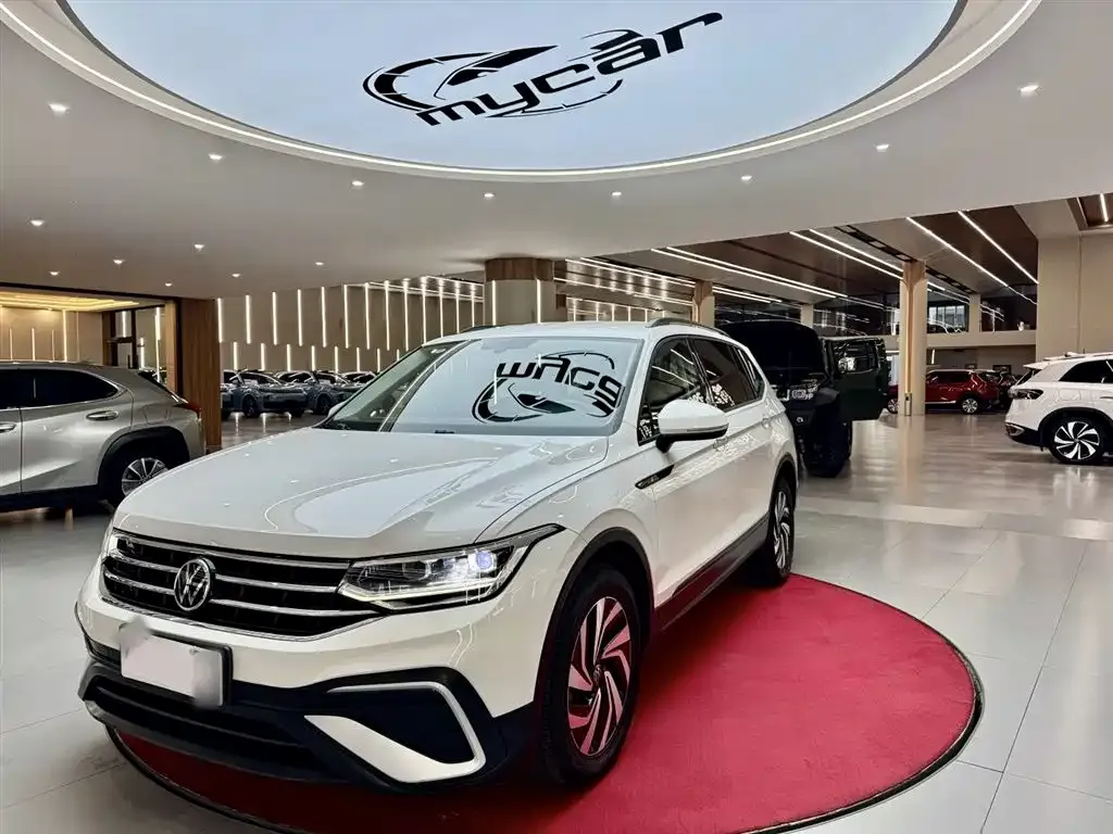 Volkswagen Tiguan L — фото 2