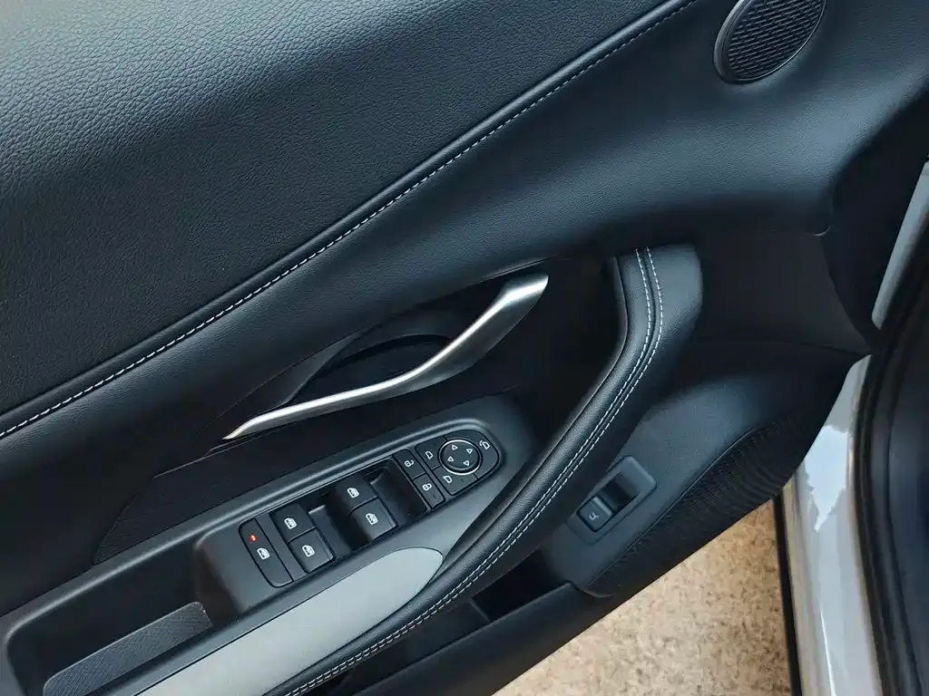 BYD Seal 05 DM-i — фото 9