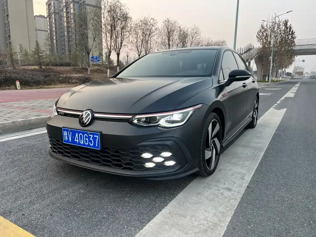 Volkswagen Golf GTI — фото 1