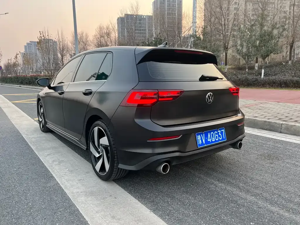 Volkswagen Golf GTI — фото 10