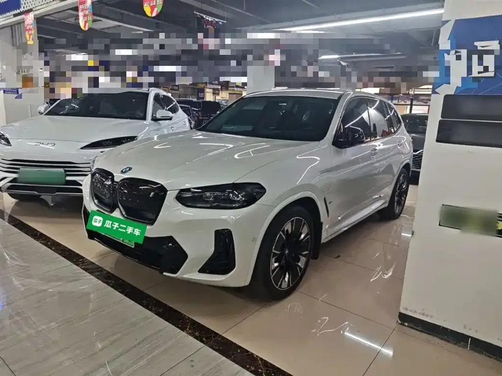 BMW iX3 — фото 1