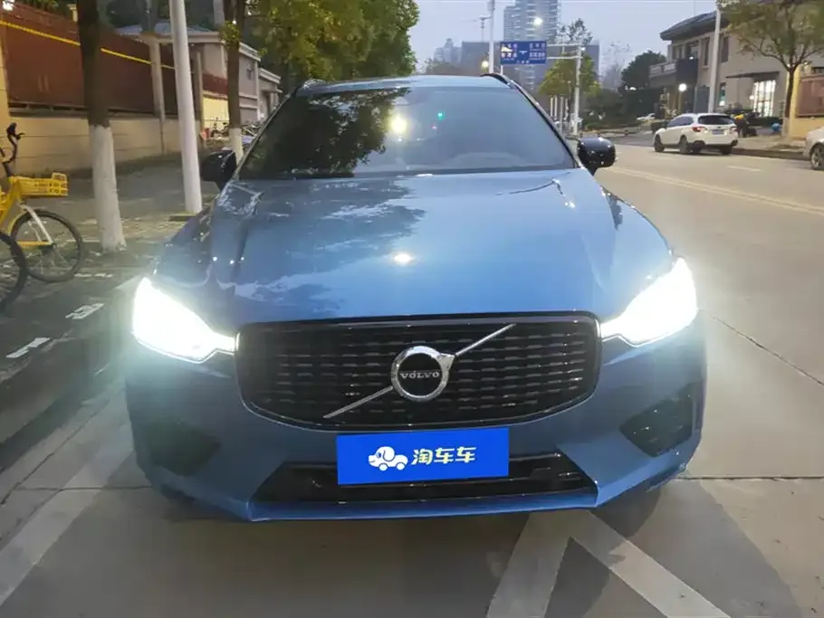Volvo XC60 — фото 2