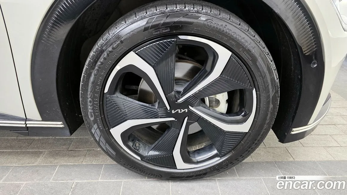 Kia EV6 — фото 10