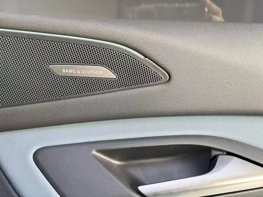 Audi Q6L Sportback e-tron — фото 10
