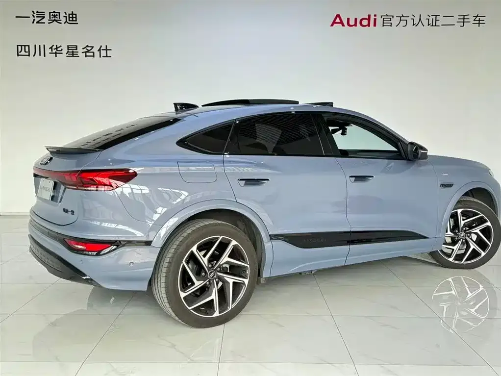 Audi Q6L Sportback e-tron — фото 9