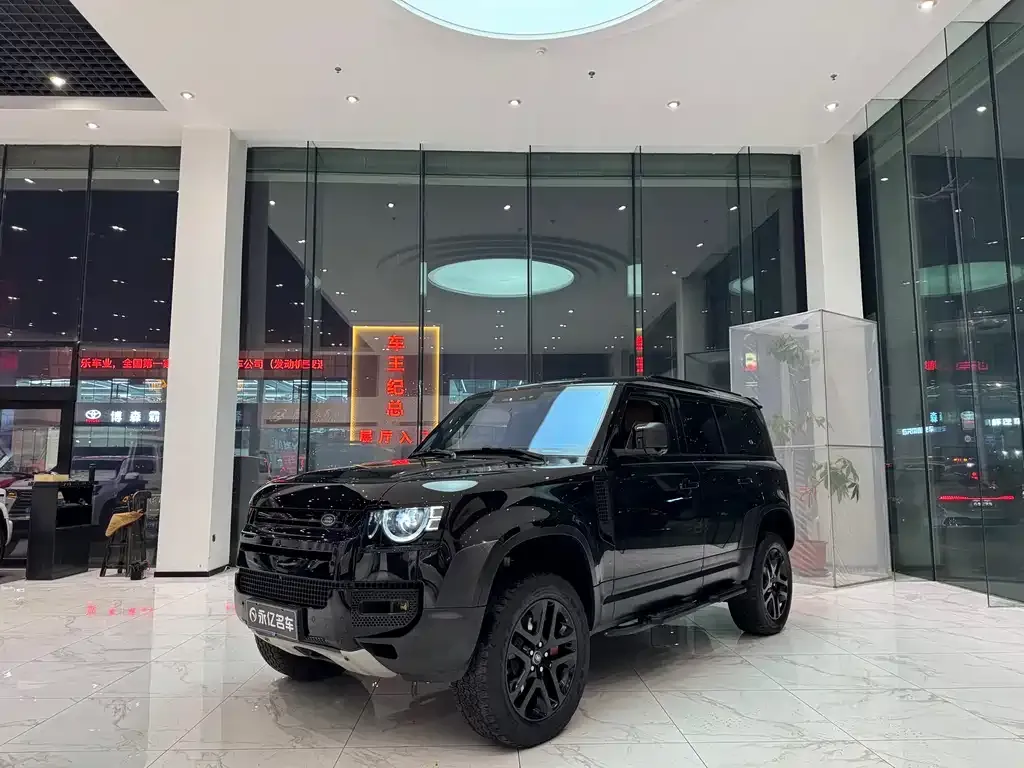 Land Rover Defender — фото 1
