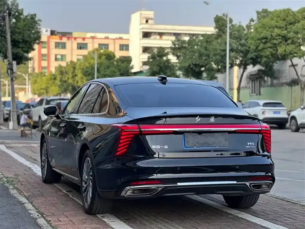 Hongqi H5 — фото 8