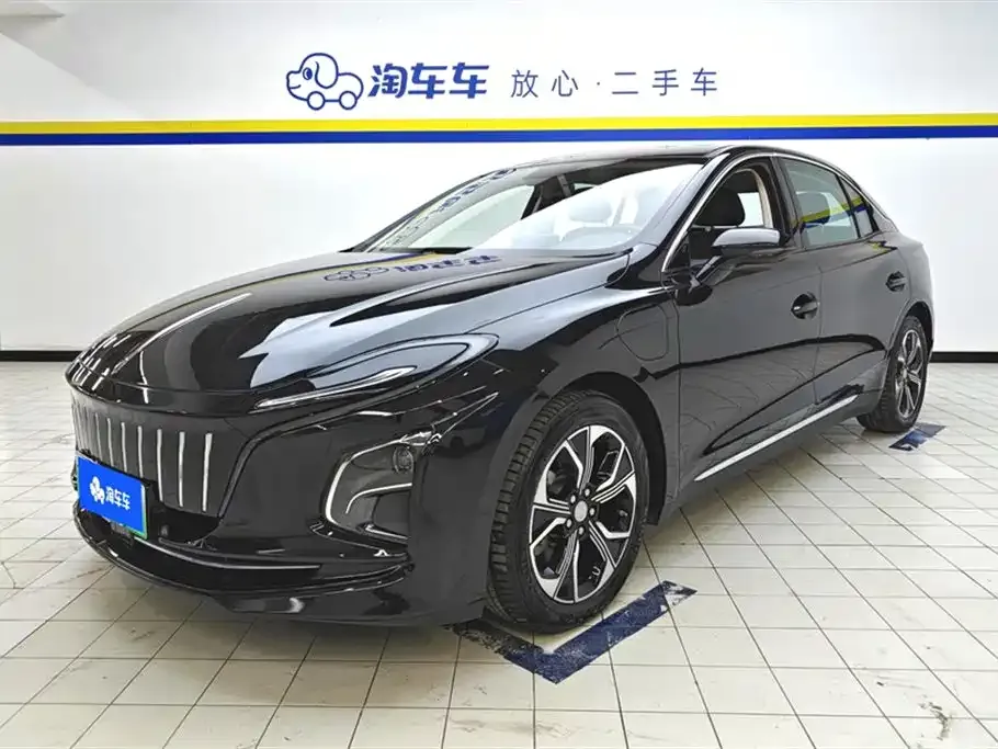 Hongqi E-QM5 — фото 1