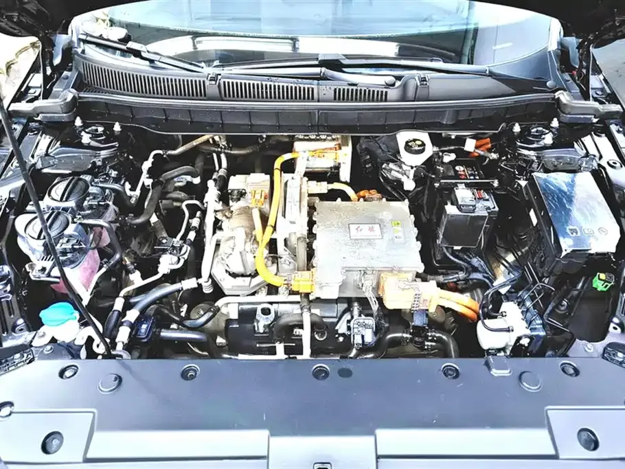 Hongqi E-QM5 — фото 10