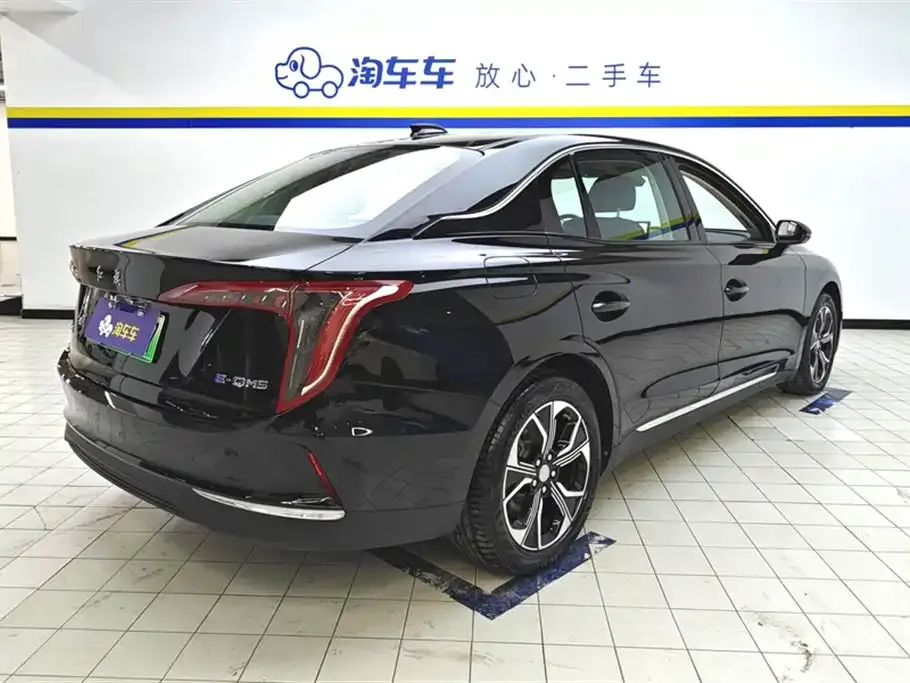Hongqi E-QM5 — фото 2