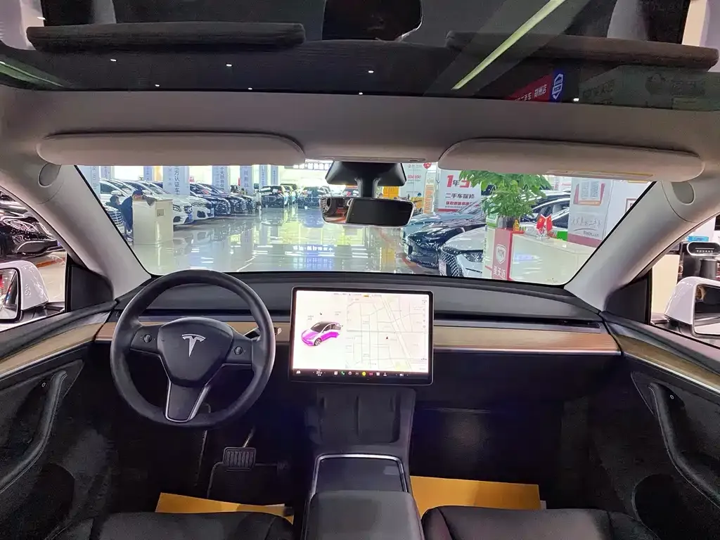 Tesla Model Y — фото 6