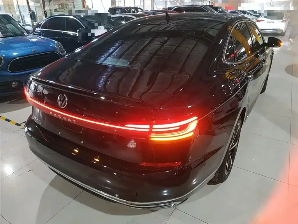 Volkswagen Passat — фото 10