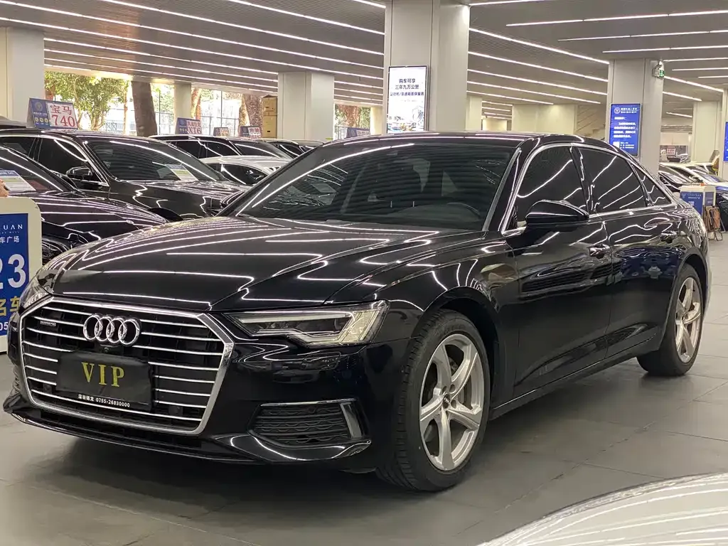 Audi A6L — фото 1