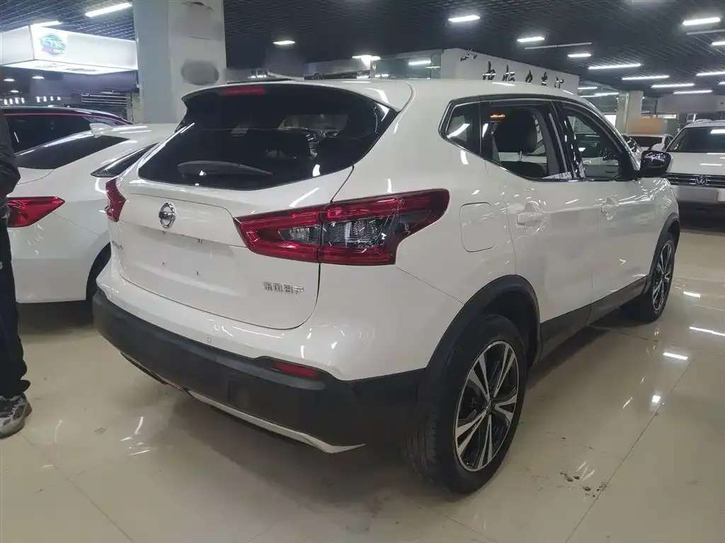 Nissan Qashqai — фото 8